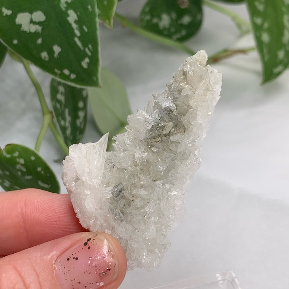 White Celestite cluster 30.4g - Picture 6 of 11